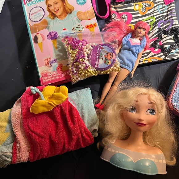 Mixed bundle for a girl - Picture 2 of 5